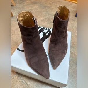Ankle bootie by Nine West. Brown suede size 6.
